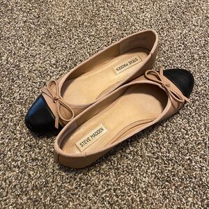 Steve Madden Ellison Cap Toe Flats. Size 8.5